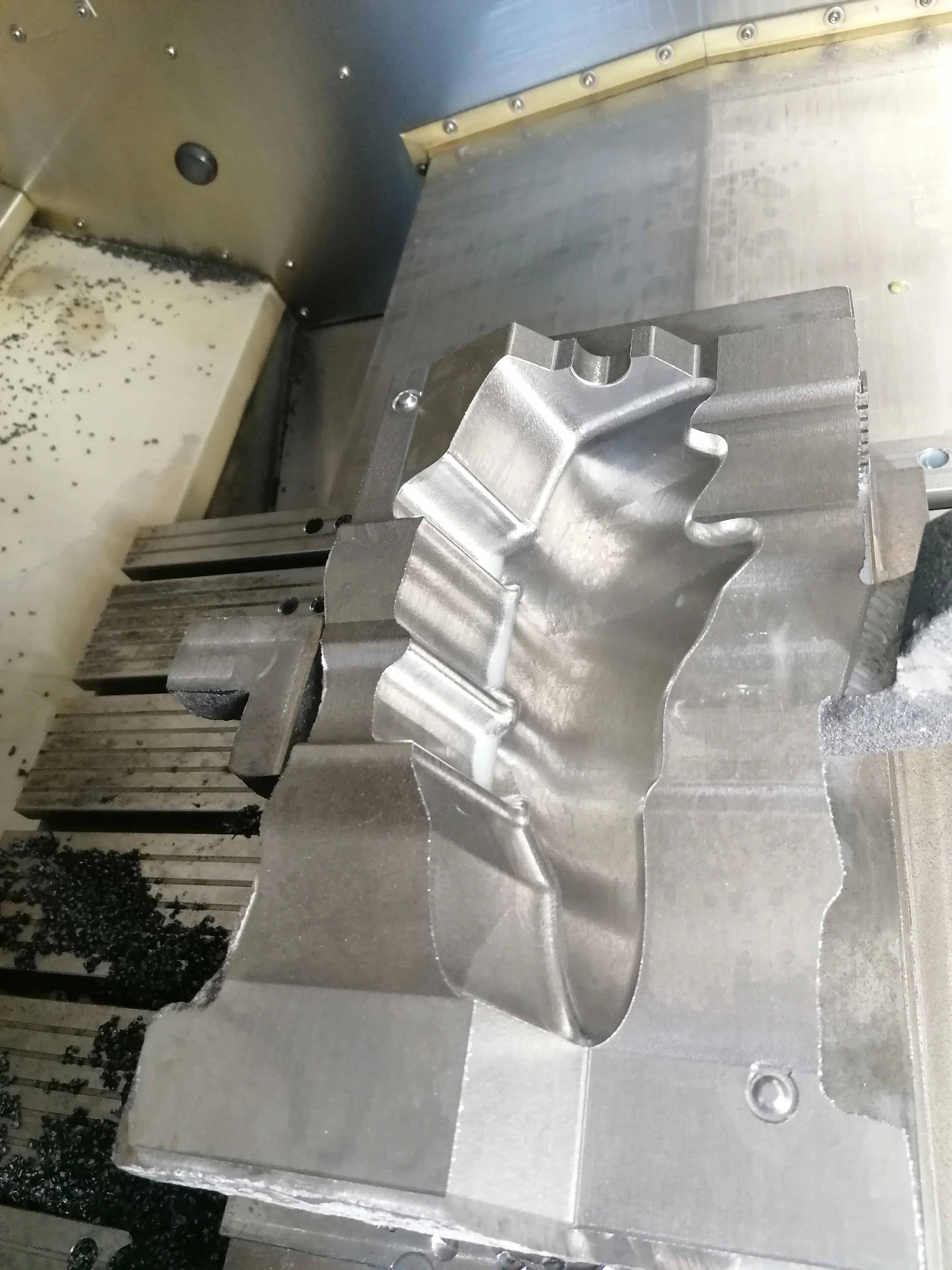Cam Üretimi Şiller Soğutma Kalıpları CNC